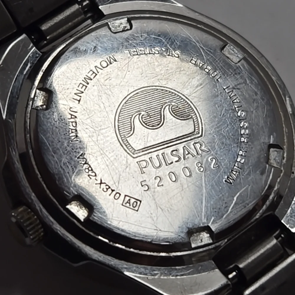 Womens Pulsar VX82-X310 Diver Style Date Watch Gold Silver Two Toned New Battery